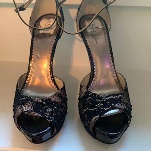 Shi by Journeys Size: 9 Color: Black Lace w/Cream